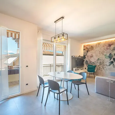 Lägenhet Apartmentsgarda - Aristea Design Living Torri Del Benaco